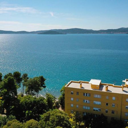 Caisa Classic Beachfront Apartment 자다르 외부 사진
