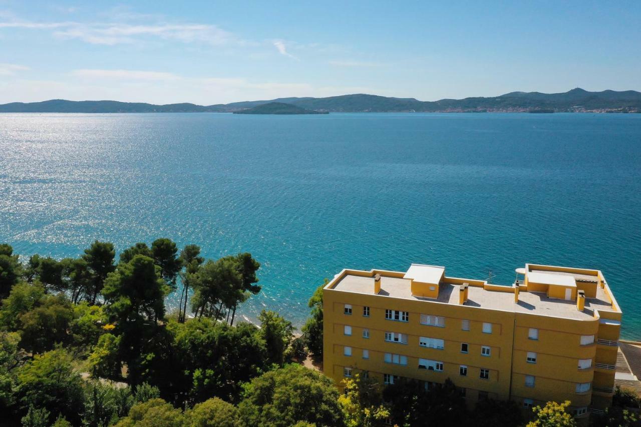 Caisa Classic Beachfront Apartment 자다르 외부 사진