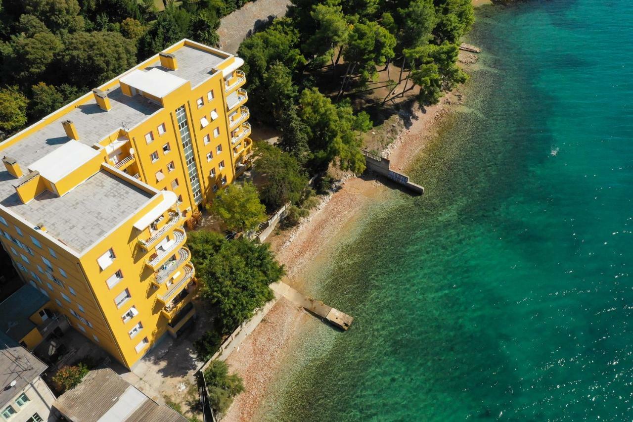 Caisa Classic Beachfront Apartment 자다르 외부 사진