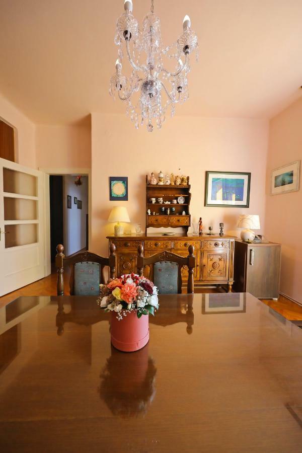 Caisa Classic Beachfront Apartment 자다르 외부 사진