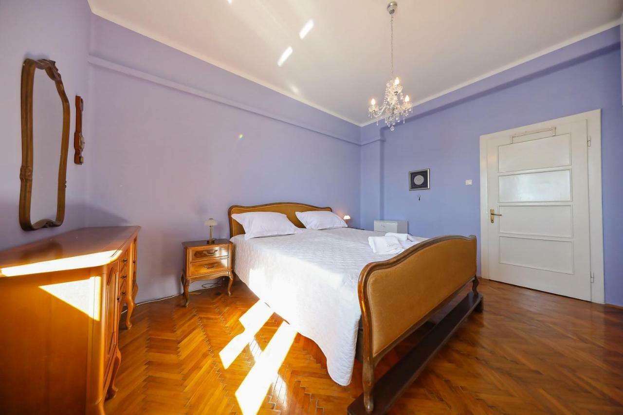 Caisa Classic Beachfront Apartment 자다르 외부 사진