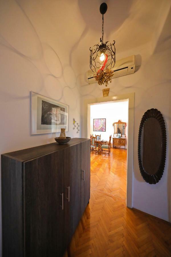 Caisa Classic Beachfront Apartment 자다르 외부 사진